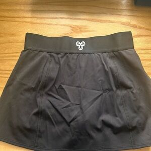 Aritzia TnAction tennis skirt